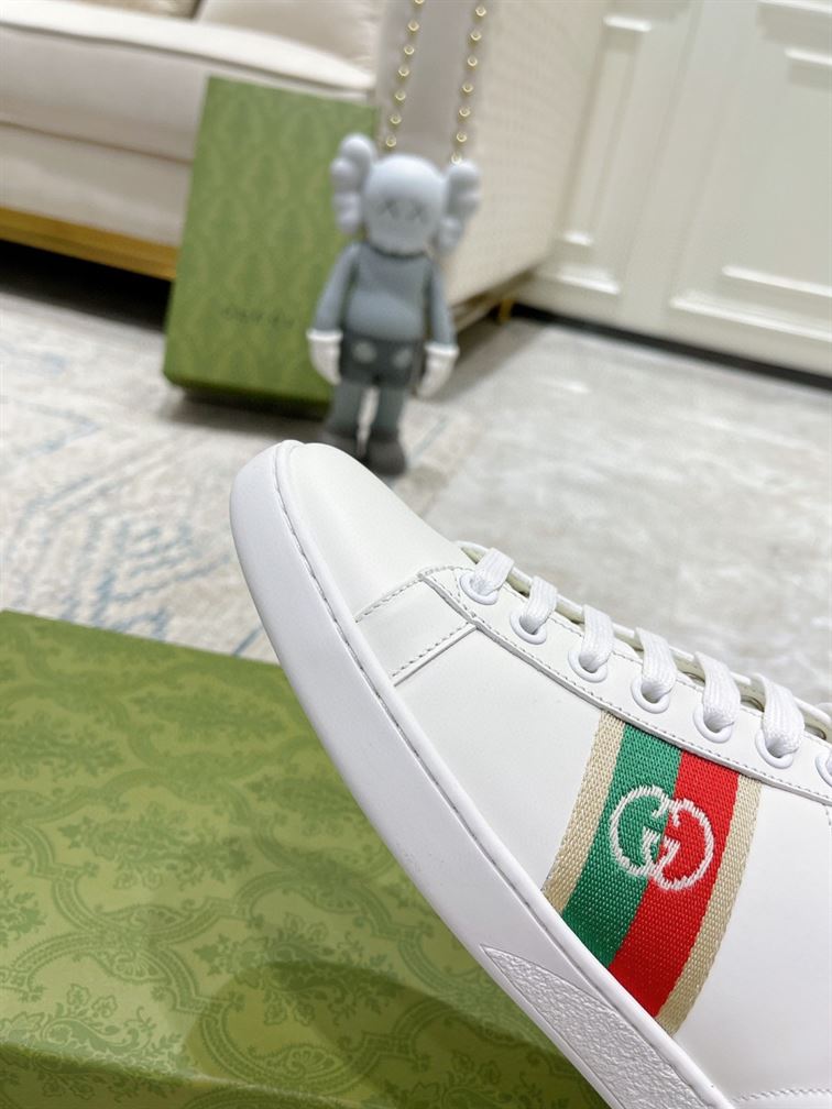 Gvc*1 Dupes Shoes INTERLOCKING G SNEAKERS   GCC092