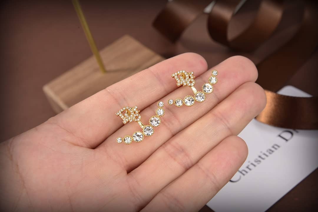 7 Star Chr1st1an D10r Earring