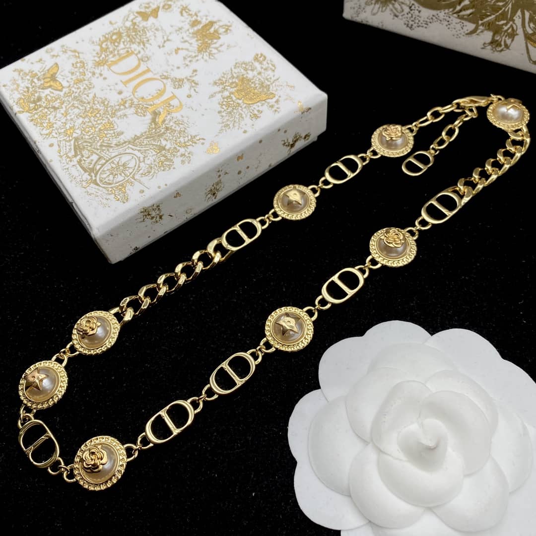 Top Quality Chr1st1an D10r Necklace