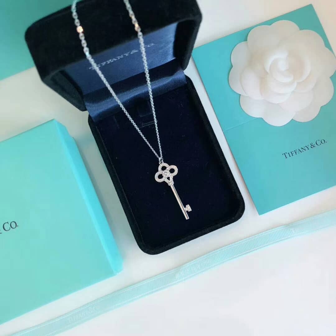 Knockoff T*f*ny Logo Necklace