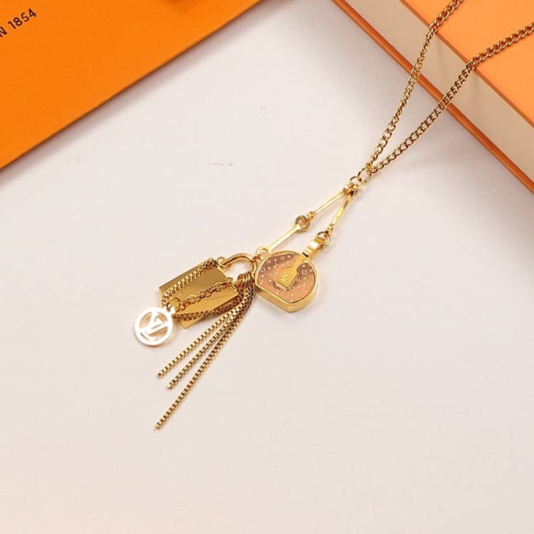 Fake L0vis Vvtt0n Logo Necklace