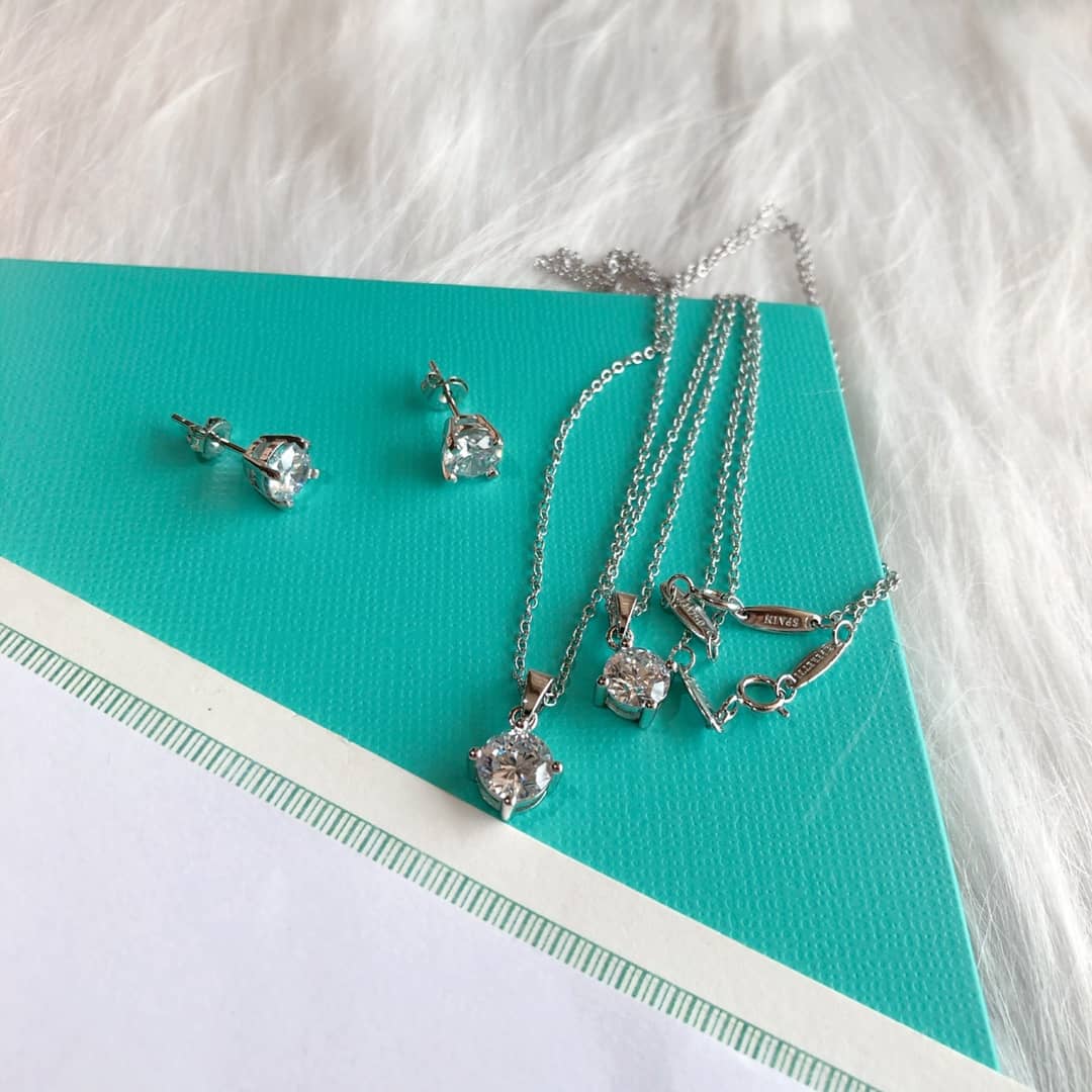 T*f*ny Necklace For Sale