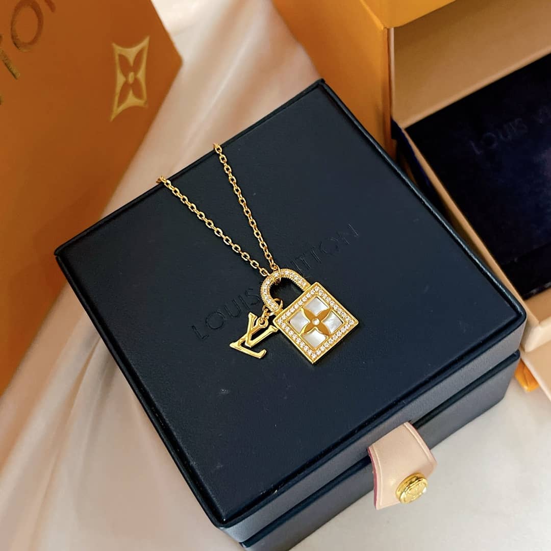 Best L0vis Vvtt0n Classic Necklace