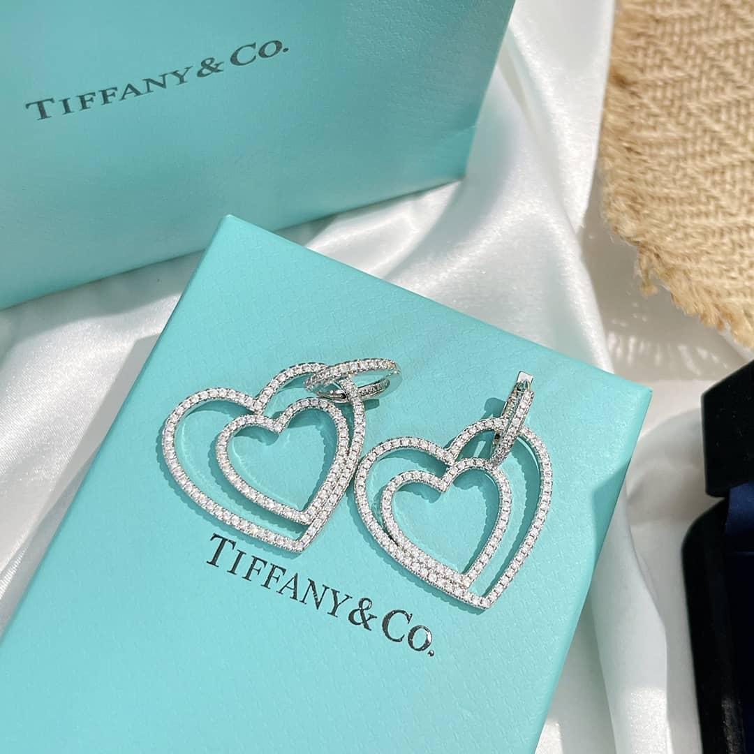Designer T*f*ny Classic Earring