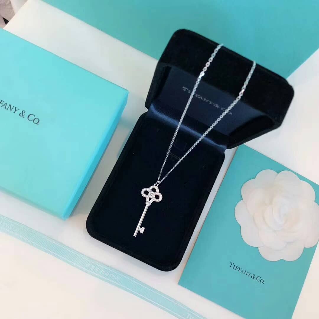 Knockoff T*f*ny Logo Necklace