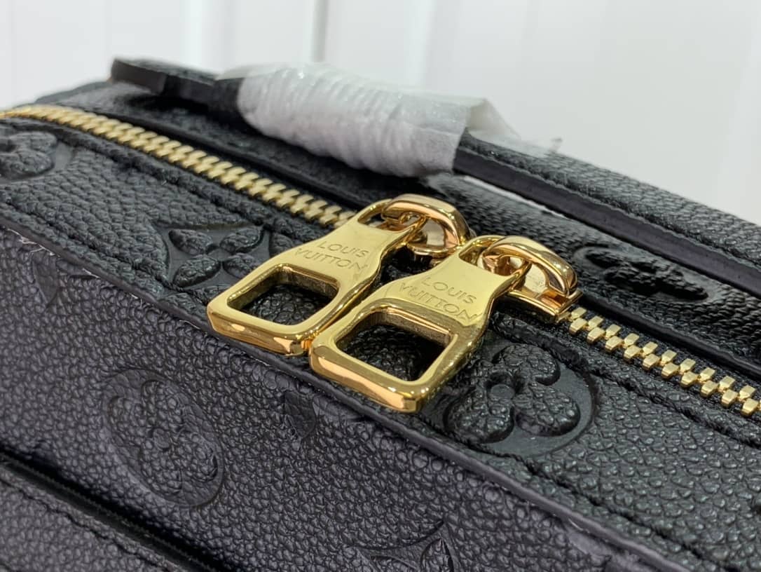 L0vis Vvtt0n X NBA Handle Trunk Ball Grain Leather Replica Crossbody Bag M57971