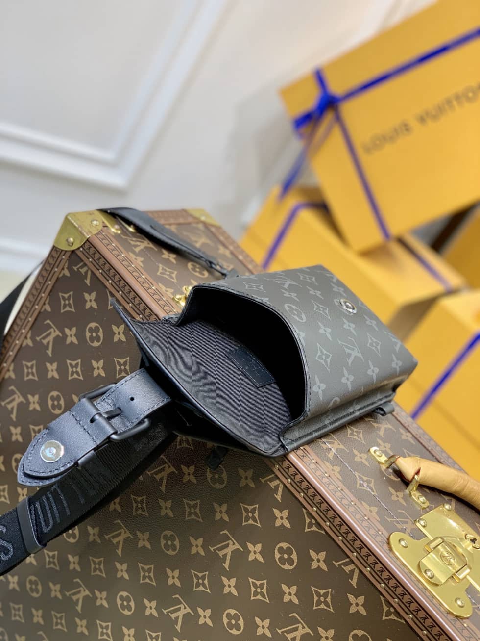L0vis Vvtt0n Saumur Slingbag Monogram Eclipse M45912 Replica Shoulder Bag