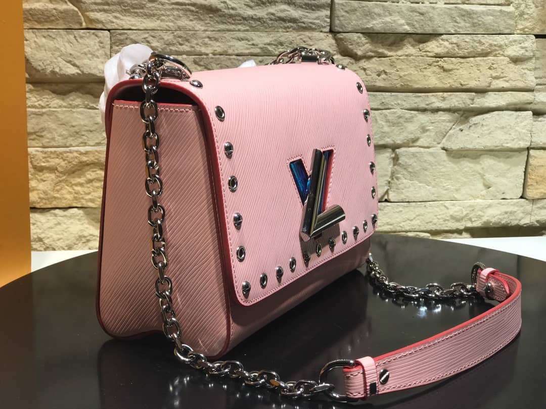 L0vis Vvtt0n Twist MM Inspired Chain Shoulder Bag