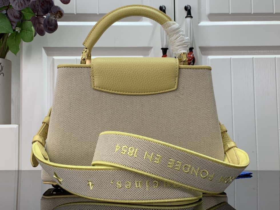 L0vis Vvtt0n Capucines BB Yellow M59872 Replica Shoulder Bag