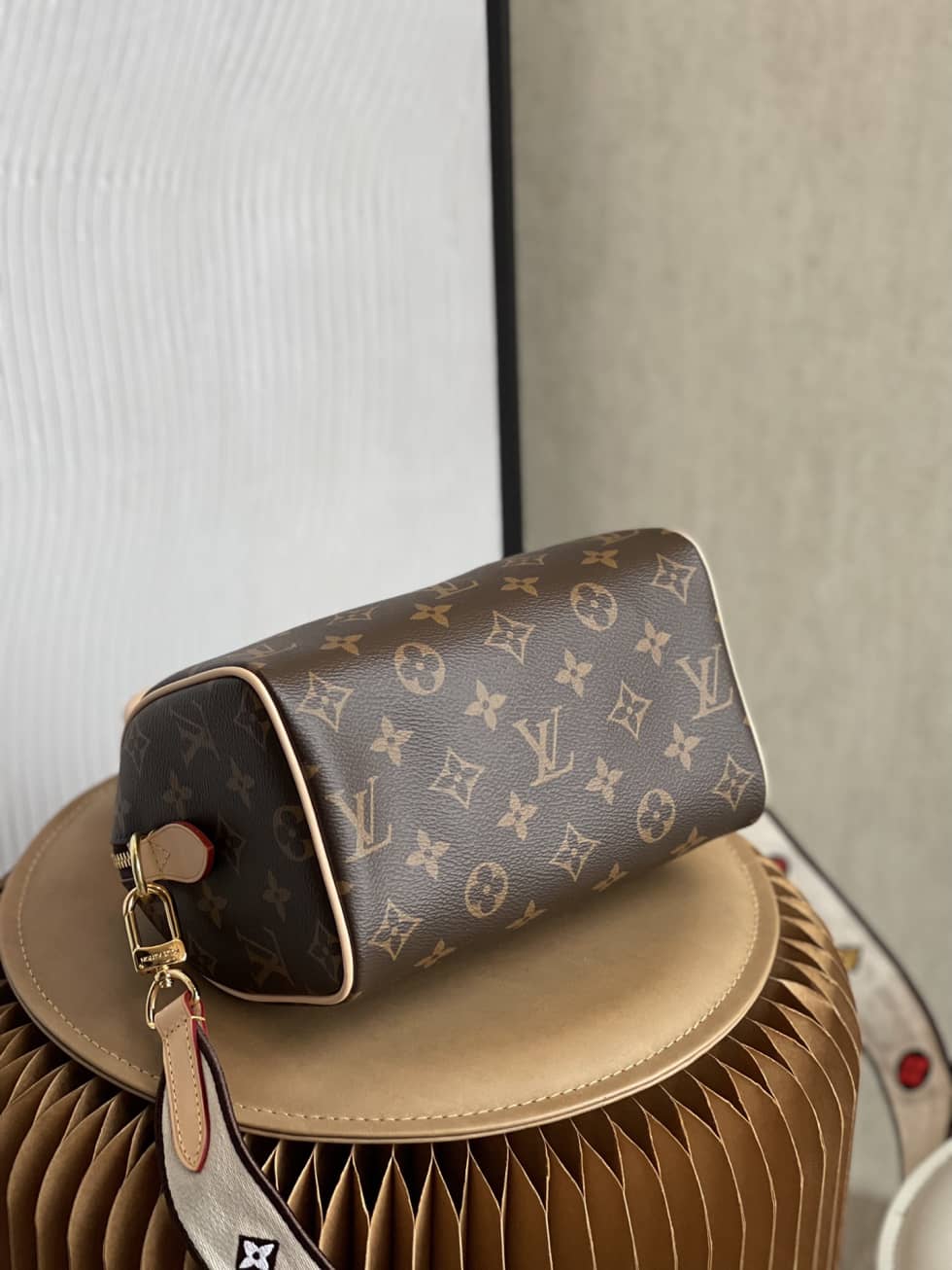 L0vis Vvtt0n Speedy Bandouliere 20 M45948 Replica Shoulder Bag