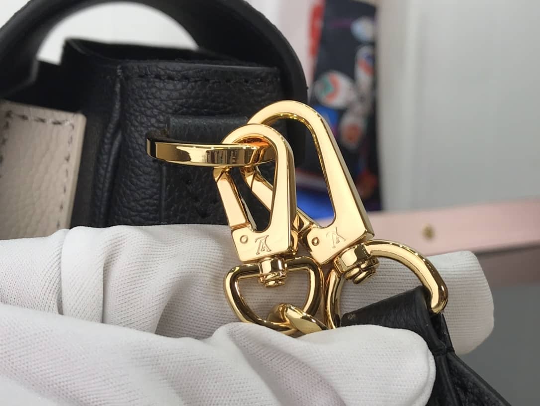 L0vis Vvtt0n Lockme Chain PM Replica Handbag Black M57073