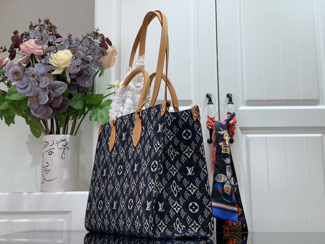 L0vis Vvtt0n Since 1854 Onthego MM Tote Replica M57396