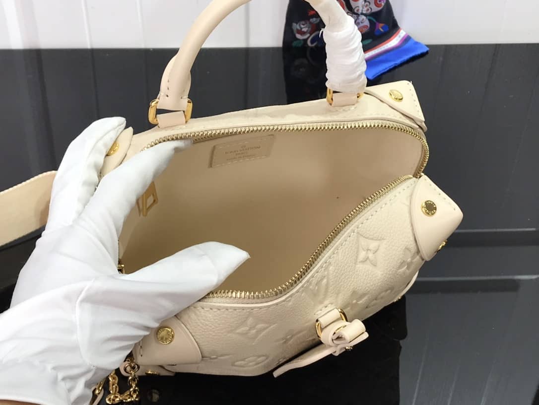 Best Replica L0vis Vvtt0n Petite Malle Souple Monogram Replica Bag Beige M45571(ColaReps)