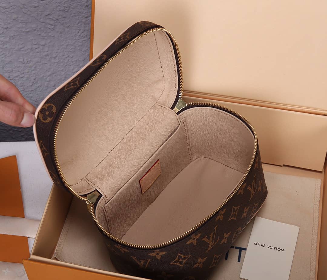 L0vis Vvtt0n Monogram Canvas Nice Mini Beauty Case Replica M44495