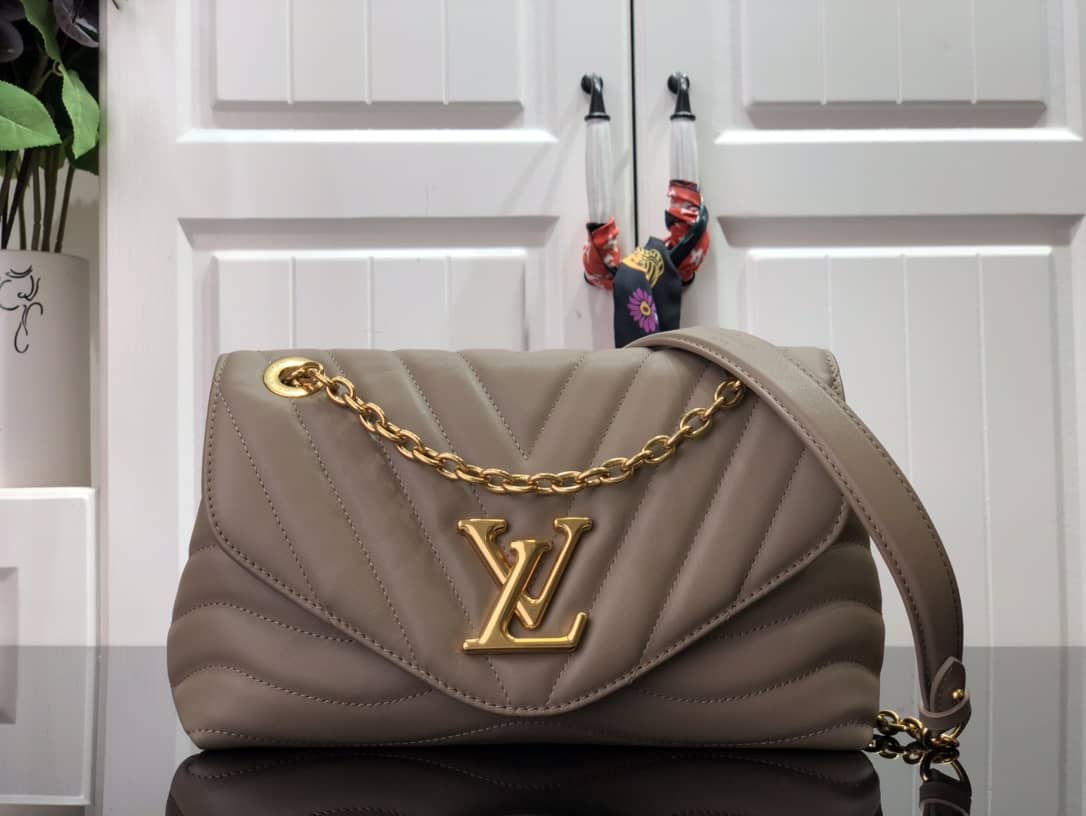 L0vis Vvtt0n New Wave Chain Leather Replica Shoulder Bag Gray M58550