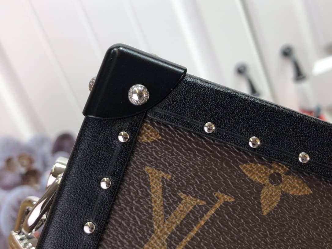 L0vis Vvtt0n Monogram Massacar Canvas Clutch Box Replica