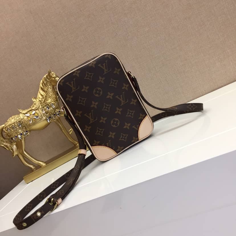 L0vis Vvtt0n Monogram Danube Replica Crossbody Bag M45266
