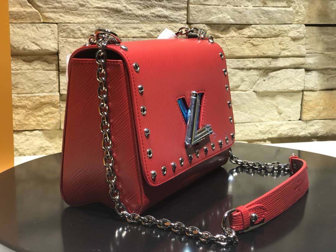 L0vis Vvtt0n AAA Replica Twist MM Chain Shoulder Bag