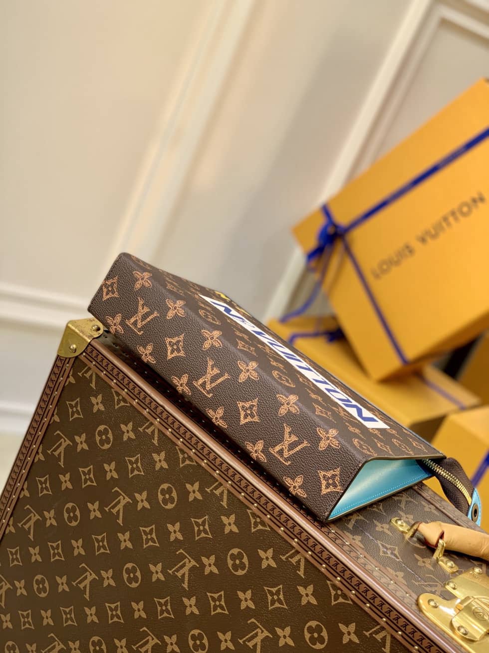 L0vis Vvtt0n Pochette Voyage Monogram Brown M81204 Replica