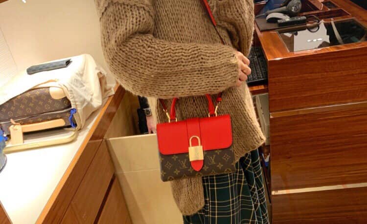L0vis Vvtt0n Monogram Canvas Locky BB Bag Replica Red M44321