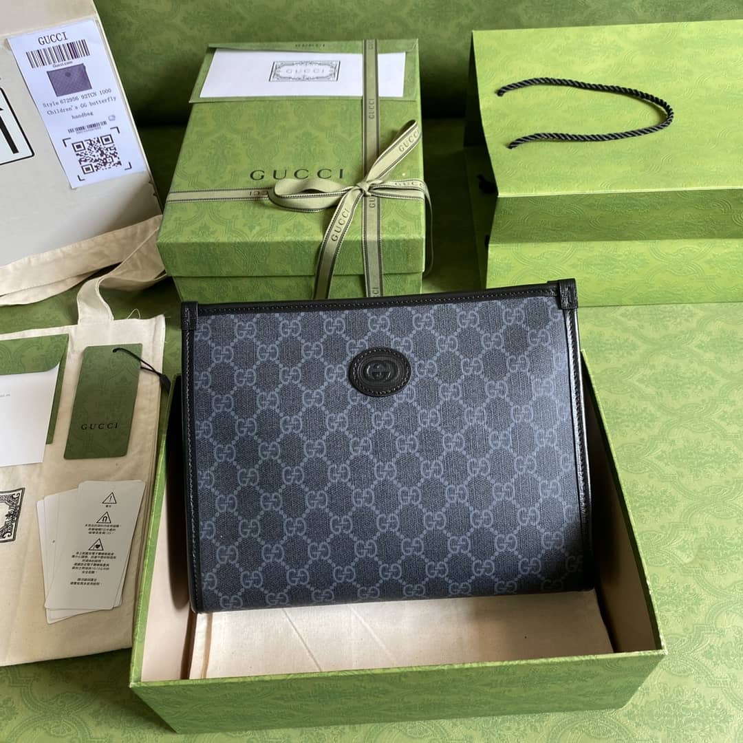Gvc*1 Interlocking G Beauty Case Replica 672956