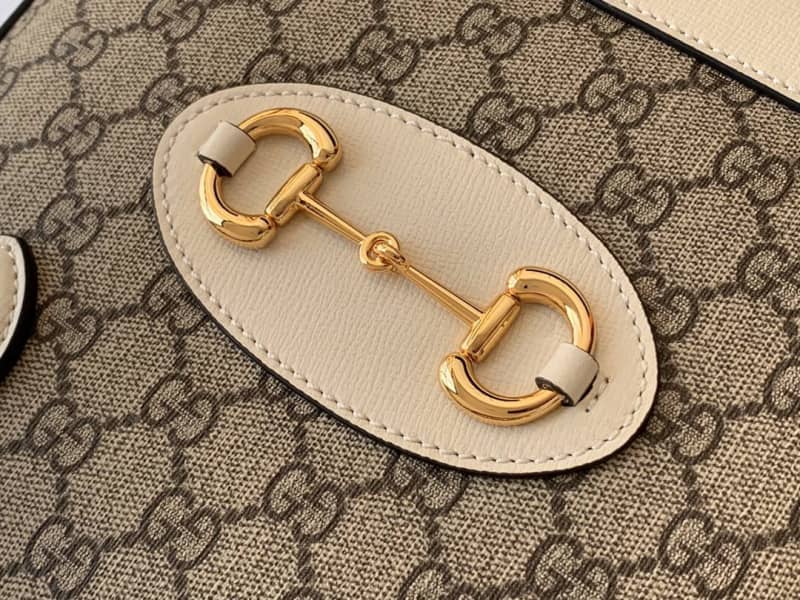 Gvc*1 Horsebit 1955 Small GG Svp*me Grainy Leather Handle Bag Replica White 621220