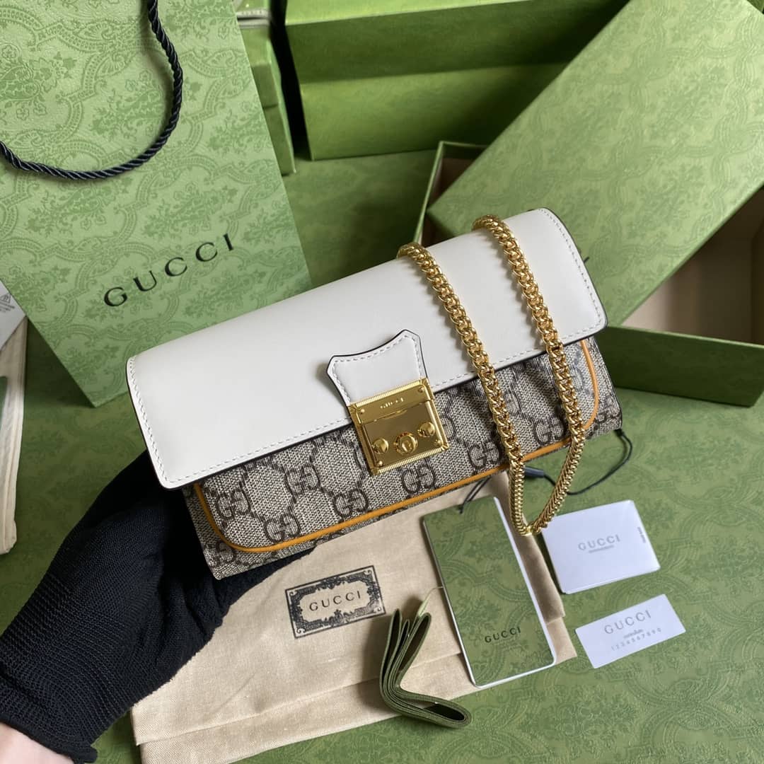Gvc*1 Padlock Chain Long Wallet White Replica 658226