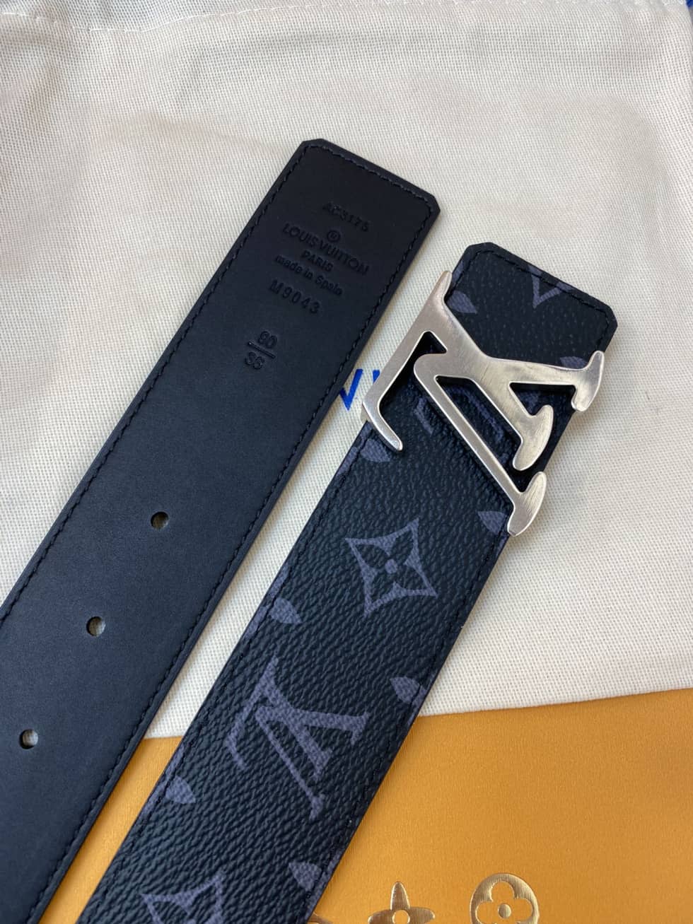 Replica L0vis Vvtt0n Buckle Belt 40mm