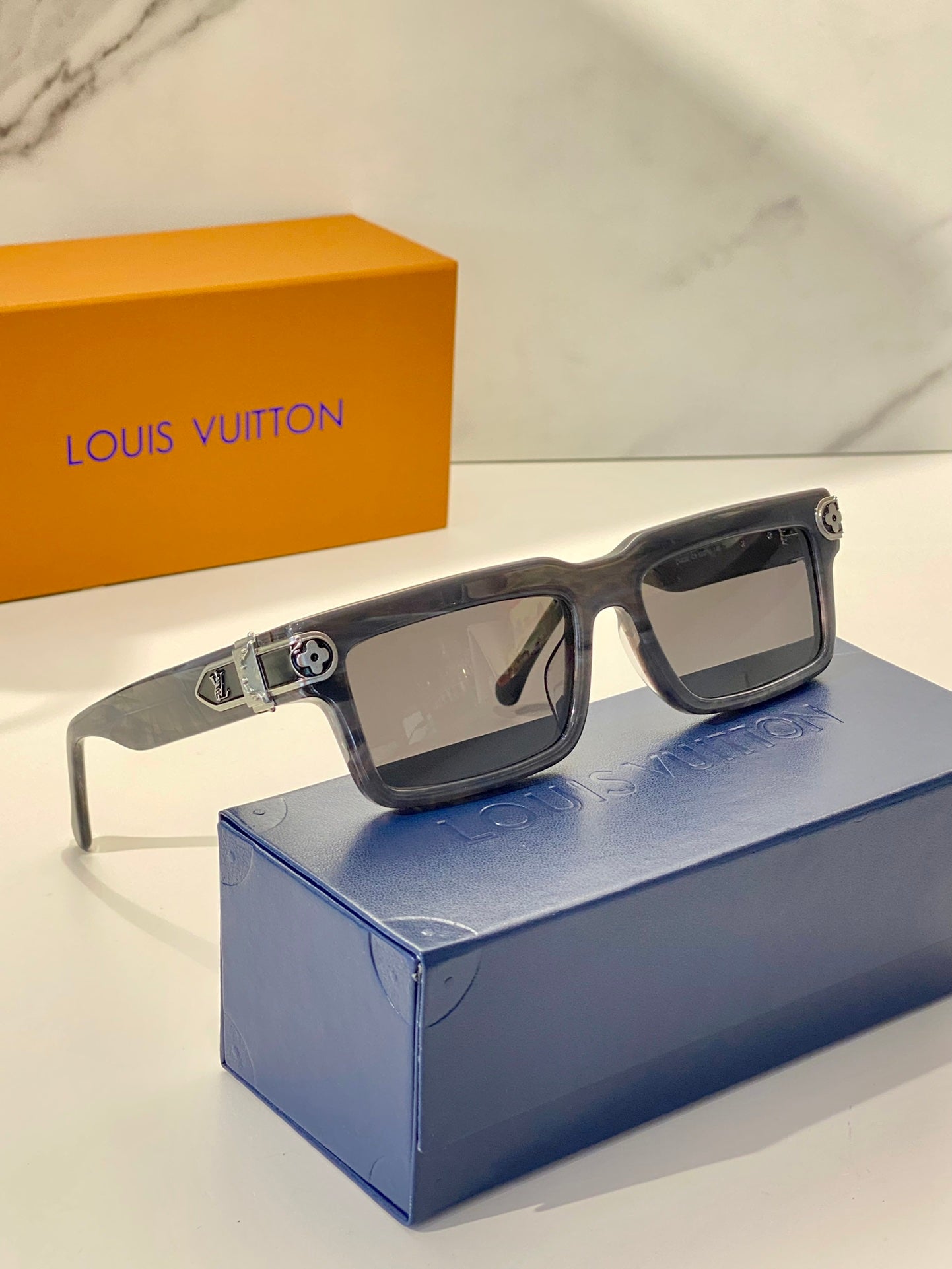 L0vis Vvtt0n Sunglasses