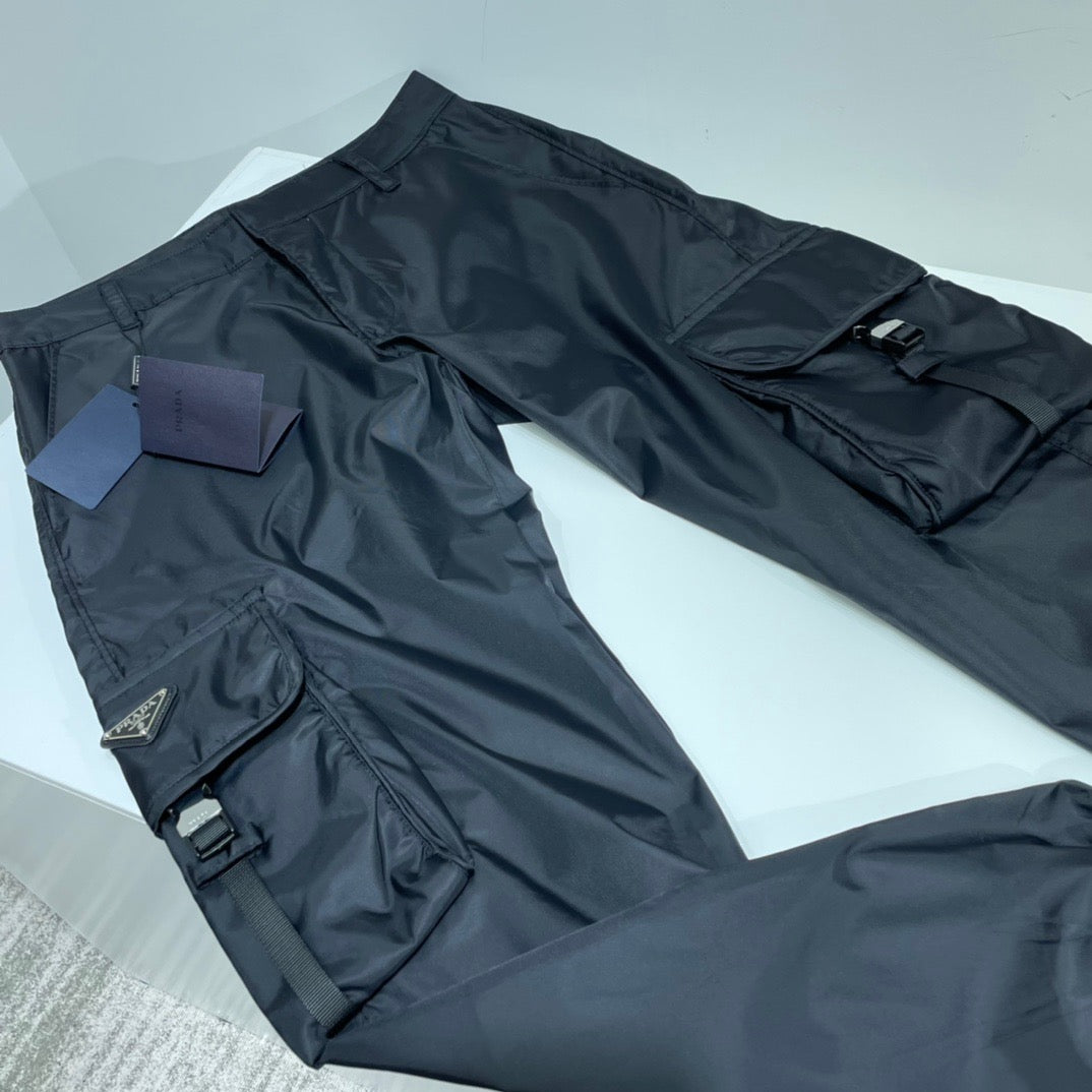 Pra*a Pants