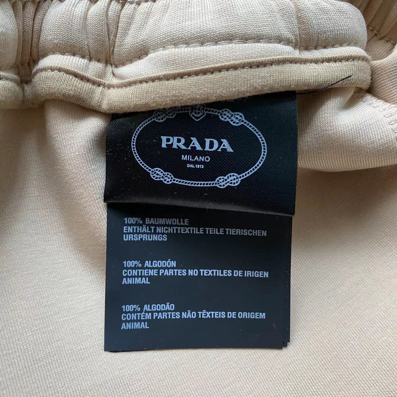 Pra*a Shorts
