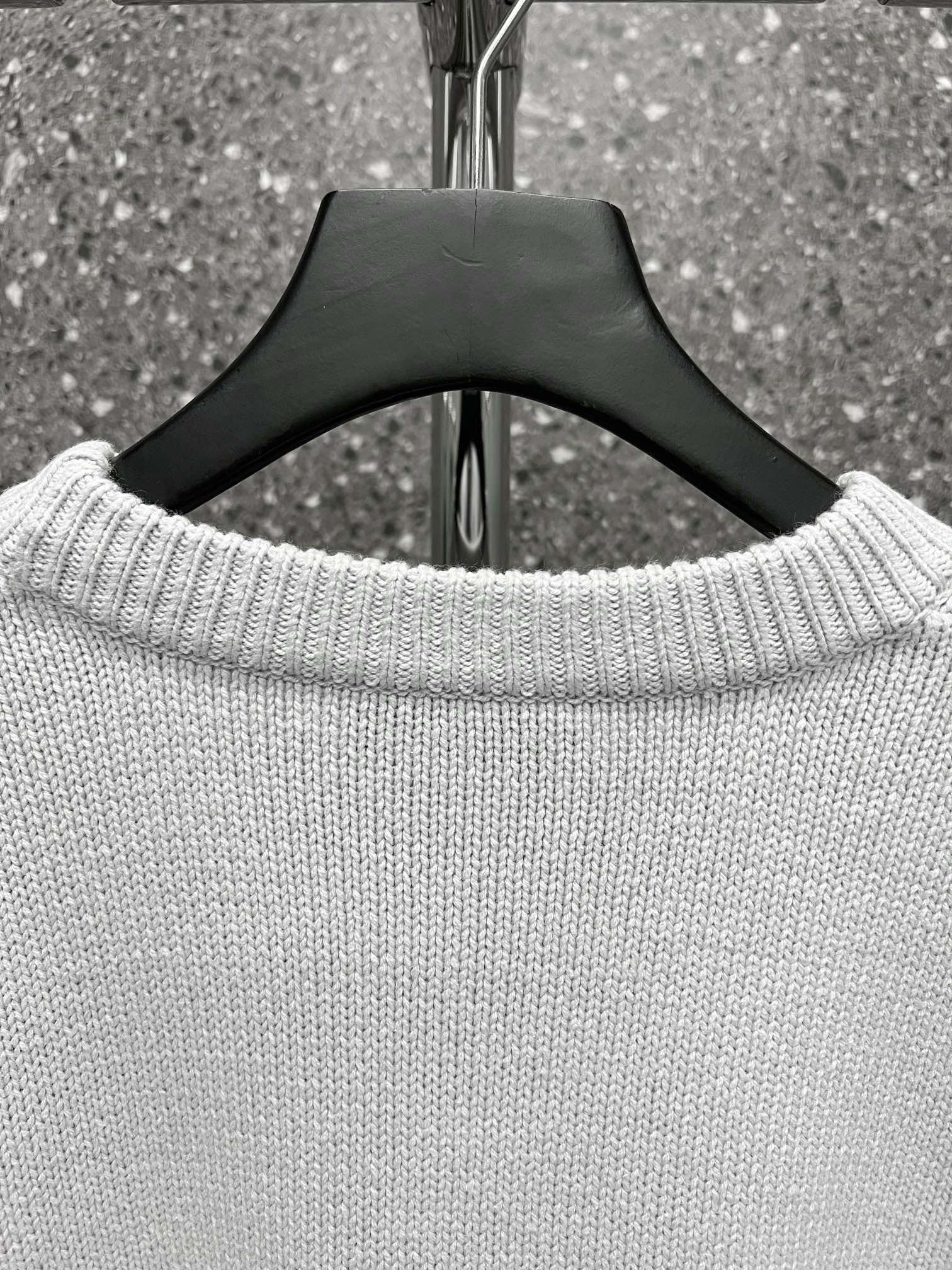 Ba1en*iaga Sweater