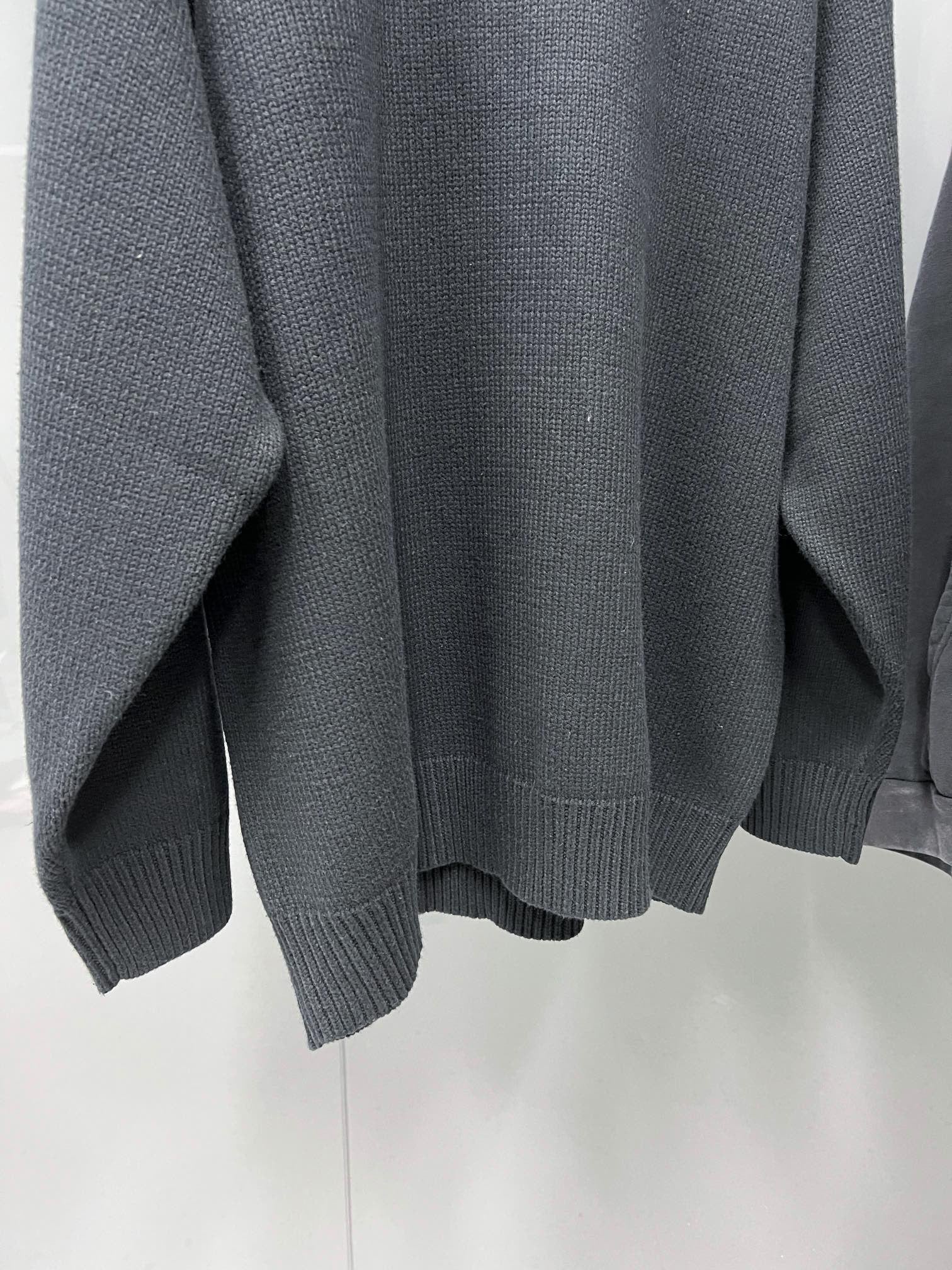 Ba1en*iaga Sweater