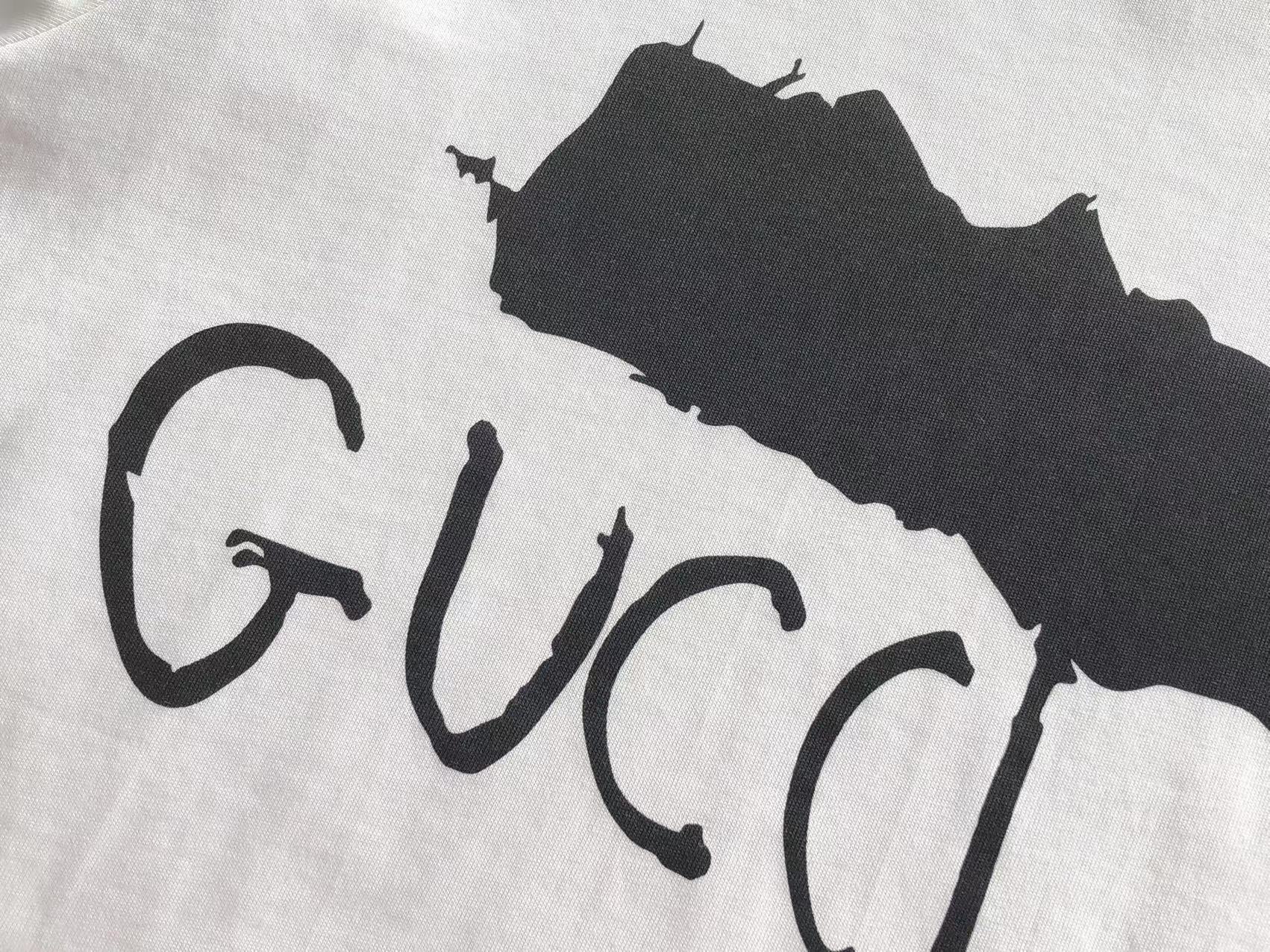 Gvc*1 x Ba1en*iaga T-shirt