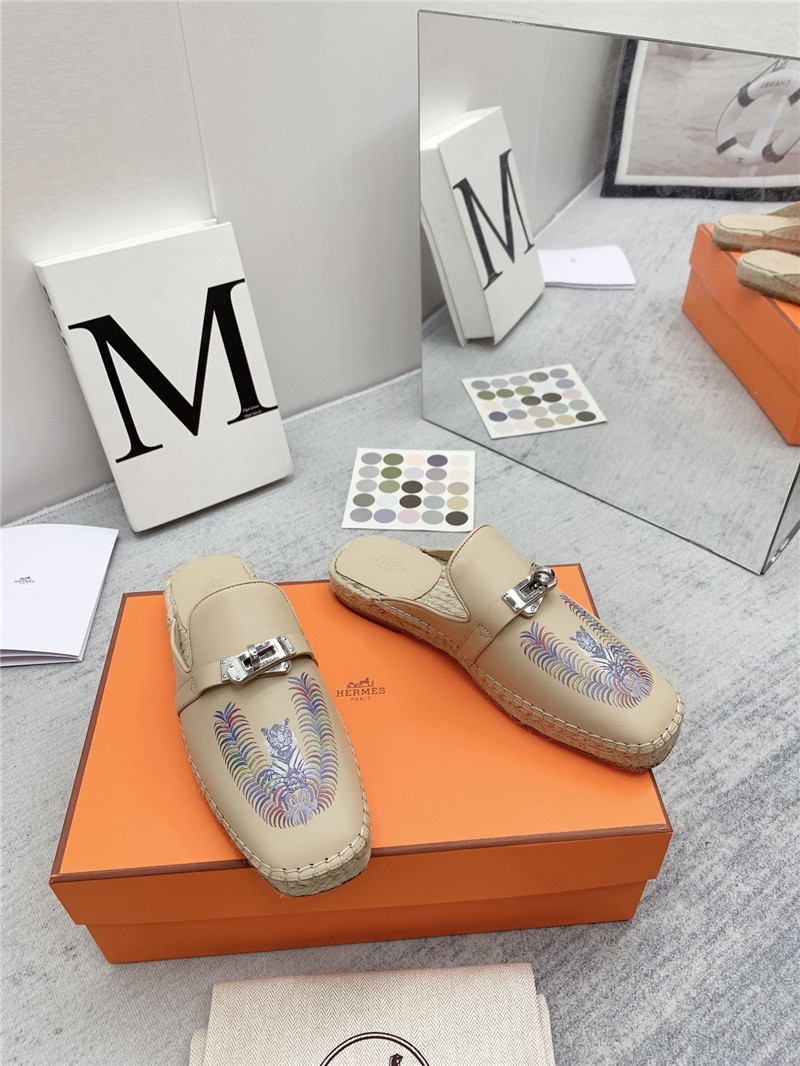 H**me5 loafer slippers