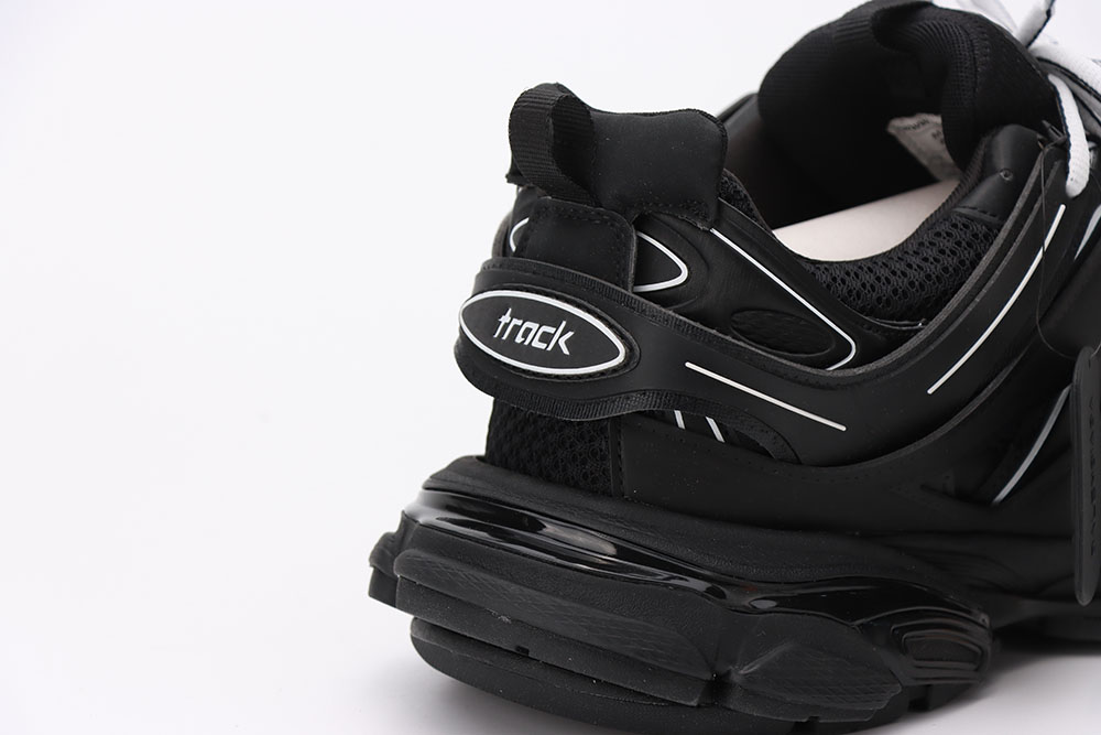 Ba1en*iaga Track.2 Trainer  Black